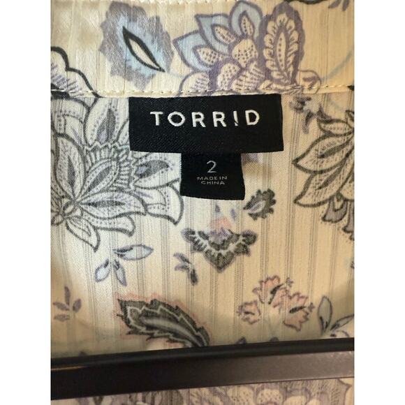 Torrid Size 2 - Picture 8 of 9